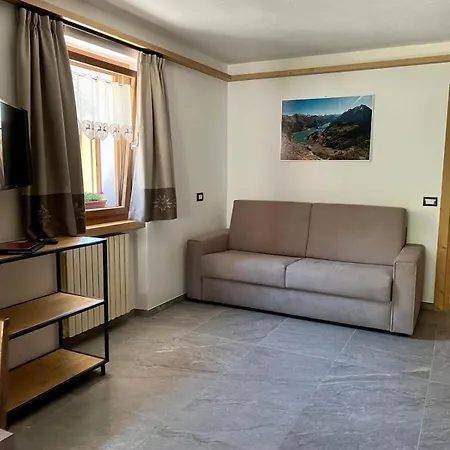 Rosengarden Alpine Aparthotel 3*