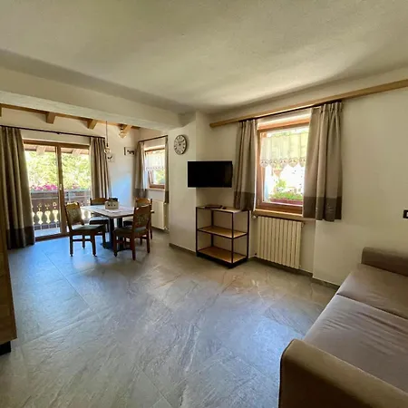 Aparthotel Rosengarden Alpine Pradelle